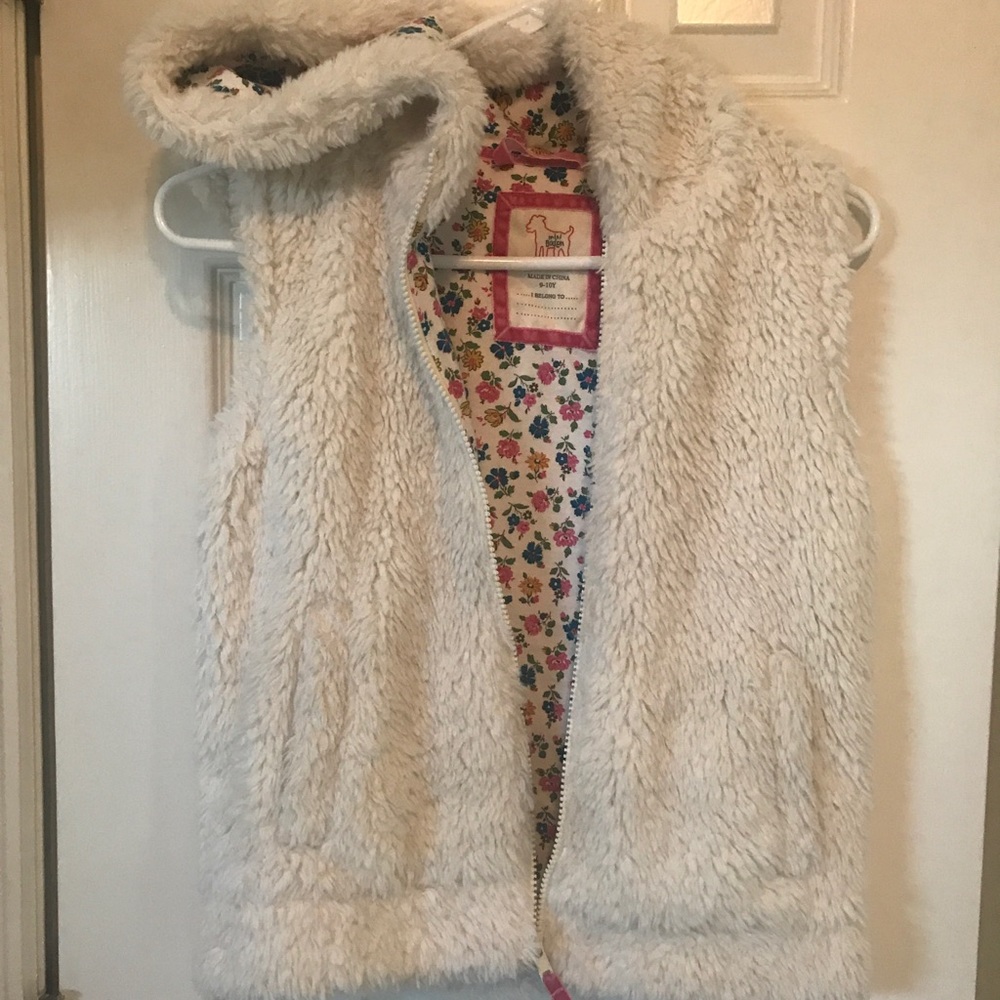 Mini Boden faux fur vest